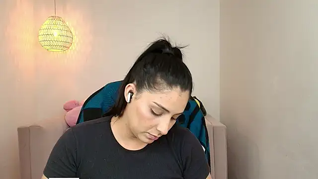 YummyAnna  online show from February 10, 8:12 pm