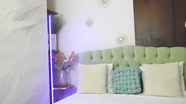 Britney Lynn online show from February 12, 4:58 am