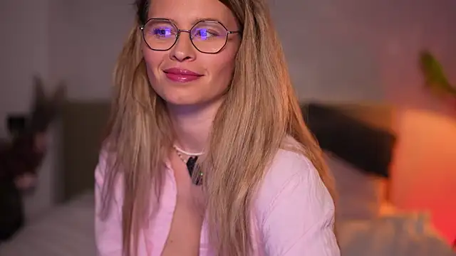 BrandyWhite online show from May 14, 5:57 am