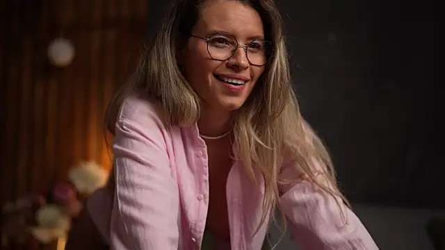 BrandyWhite online show from November 25, 5:42 am