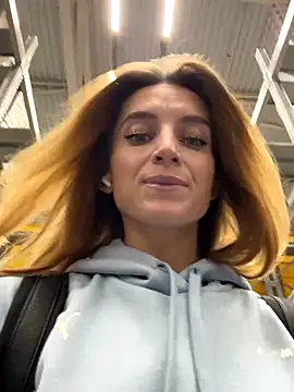 Snapshot of -AngelAri- chatting on October 15, 9:06 pm -AngelAri- online show from October 15, 9:06 pm