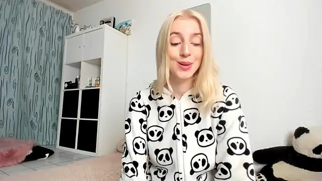 KenzieDawton online show from November 21, 4:14 am