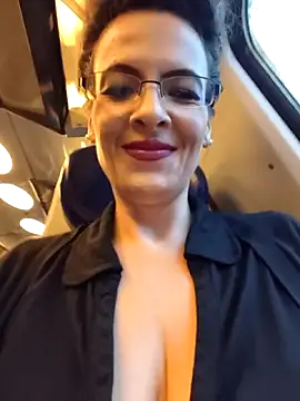 RebeccaNoble online show from June 7, 2:40 am