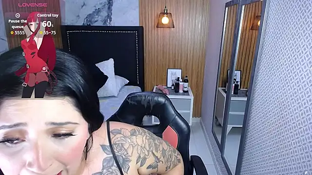 BIANCAROY1 online show from February 12, 7:04 pm