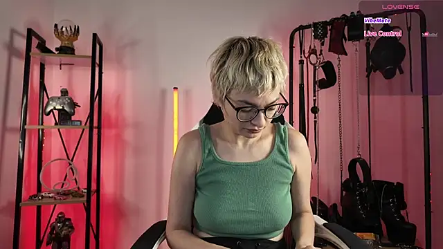 CyberXGoddess online show from July 21, 12:00 am