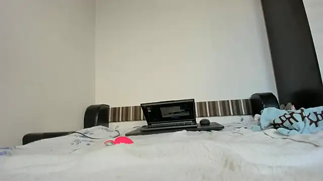 Snapshot of sweet-tinqerbell chatting on October 12, 9:23 am sweet-tinqerbell online show from October 12, 9:23 am