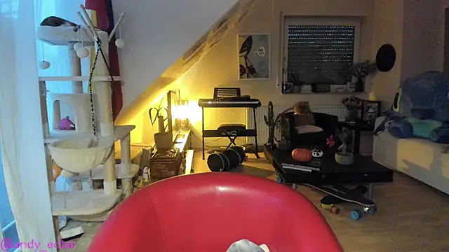 Snapshot of tinny_williams chatting on October 9, 5:33 am tinny williams online show from October 9, 5:33 am