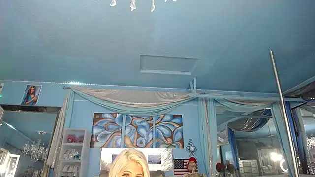 ADRIANNA FOX online show from February 24, 12:10 am