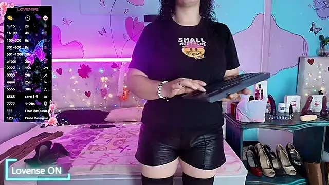 Zaly mature online show from June 24, 10:20 pm