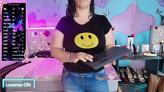 Zaly mature online show from July 6, 10:56 pm