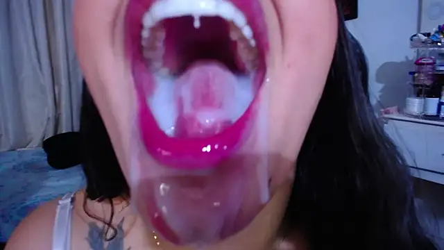 Sharlottee online show from July 31, 9:16 pm
