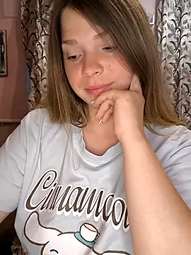 Zuli Kiska online show from July 18, 5:37 pm