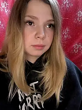 Zuli Kiska online show from November 16, 8:53 pm