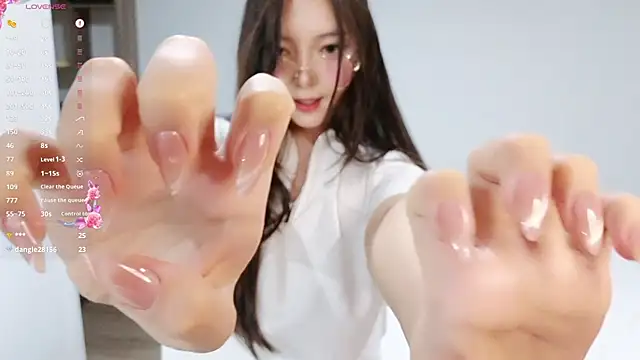 meowpinky online show from September 19, 6:18 pm