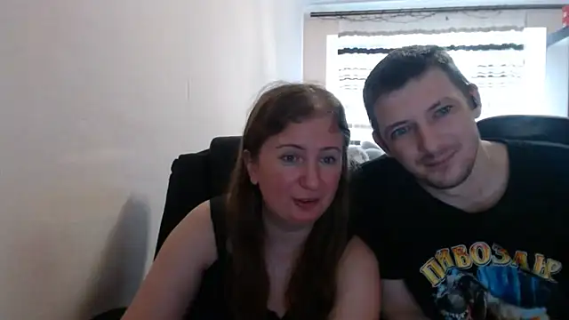 PeterAndJen online show from July 21, 11:11 am