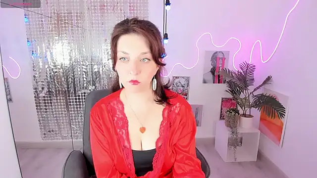MargaretFatal online show from July 16, 5:45 am