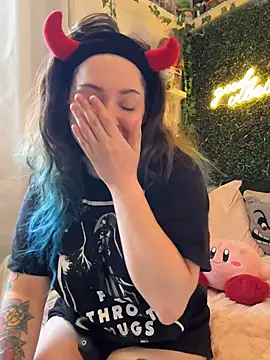 JennKenobi online show from June 17, 1:12 pm