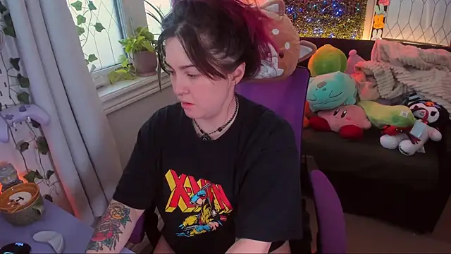 JennKenobi online show from April 28, 12:42 pm
