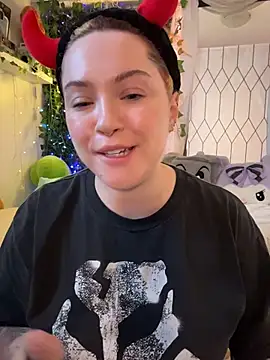 JennKenobi online show from July 21, 12:17 pm
