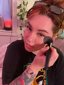 JennKenobi online show from July 31, 12:50 pm