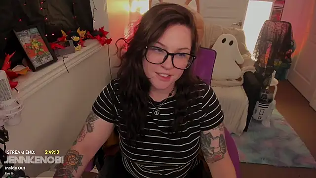 Snapshot of JennKenobi chatting on October 7, 4:33 pm JennKenobi online show from October 7, 4:33 pm