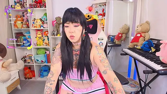 Snapshot of meda_kawaii_ chatting on October 20, 12:52 pm meda kawaii online show from October 20, 12:52 pm