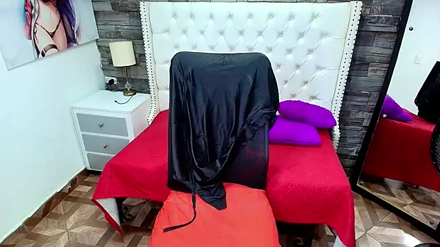 TRINY TS online show from August 1, 7:38 pm