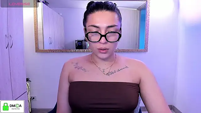 EricaVanderhill online show from July 27, 10:40 pm