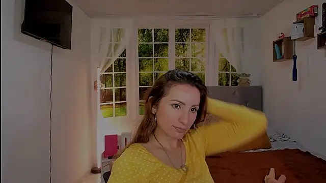vanessabrown  online show from May 3, 2:53 pm
