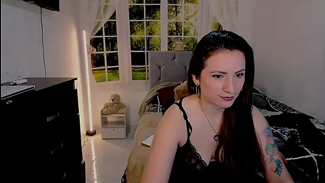 vanessabrown  online show from July 11, 6:41 pm