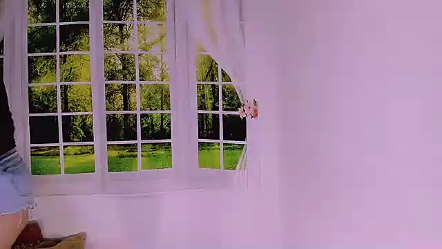 vanessabrown  online show from July 15, 7:07 pm