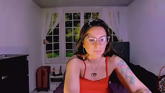 vanessabrown  online show from July 14, 2:33 pm