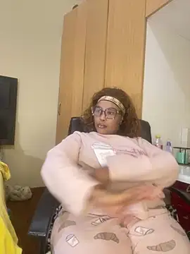 BADFATASS85 online show from April 27, 5:37 am