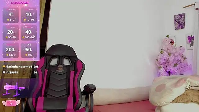 HollyJorda online show from November 16, 4:58 am