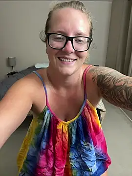 Lizzyloo online show from July 10, 9:04 pm