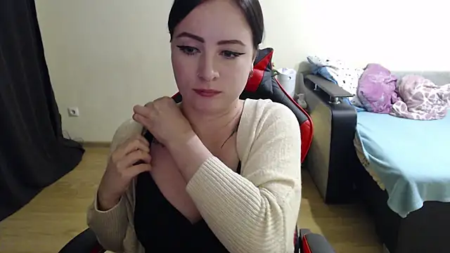 Laralianna online show from October 25, 6:48 pm