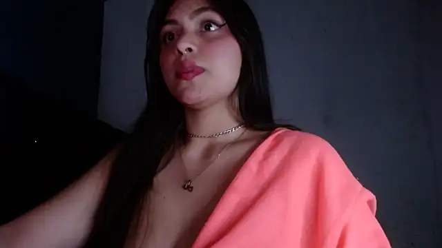 Snapshot of darika__ chatting on October 4, 5:35 am darika   online show from October 4, 5:35 am