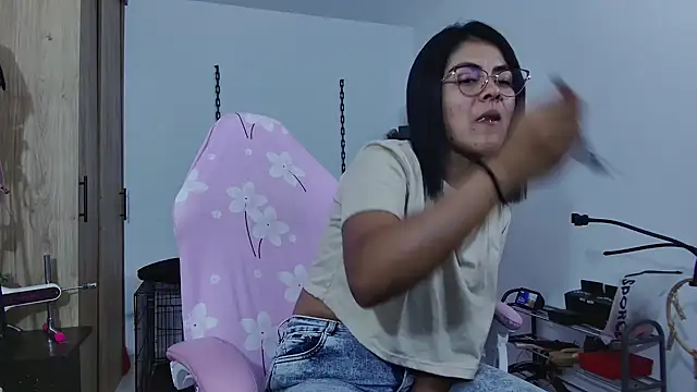 Hannah-grace online show from June 25, 3:46 pm