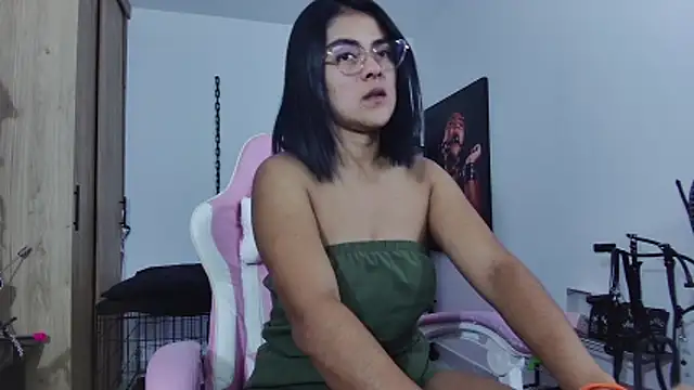 Hannah-grace online show from June 2, 1:34 pm