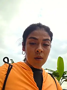 Hannah-grace online show from November 7, 12:00 pm