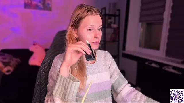 Chanel Gill online show from November 16, 7:14 pm