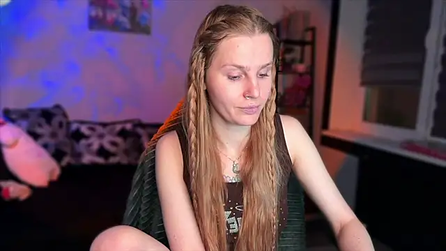 Chanel Gill online show from December 4, 7:25 pm