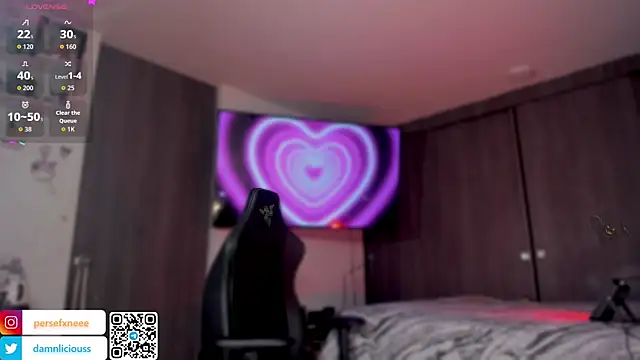 damnliciousss online show from October 8, 11:31 pm