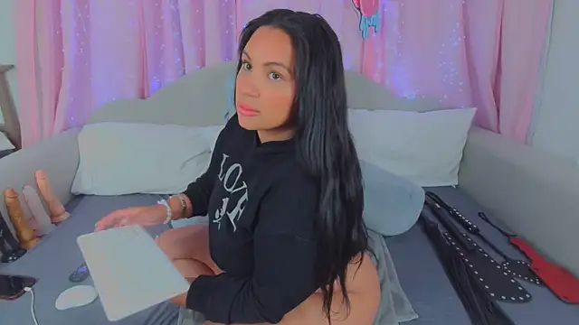 MeghanXO online show from September 28, 1:38 pm