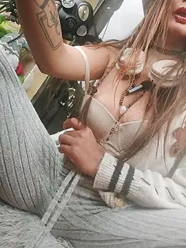 k lebannon online show from February 17, 8:52 pm