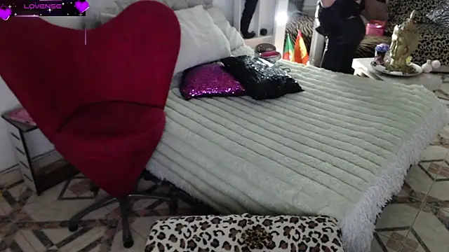 Myrnasexxx online show from March 28, 1:16 am