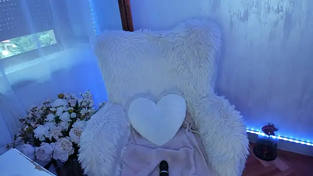 ElisaBaxter online show from June 24, 4:11 am