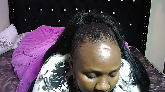 Toomuchbooty33 online show from October 30, 9:49 pm