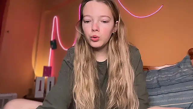 -veranito- online show from October 29, 3:11 am