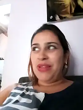 Latina sexy1 online show from December 5, 7:15 pm